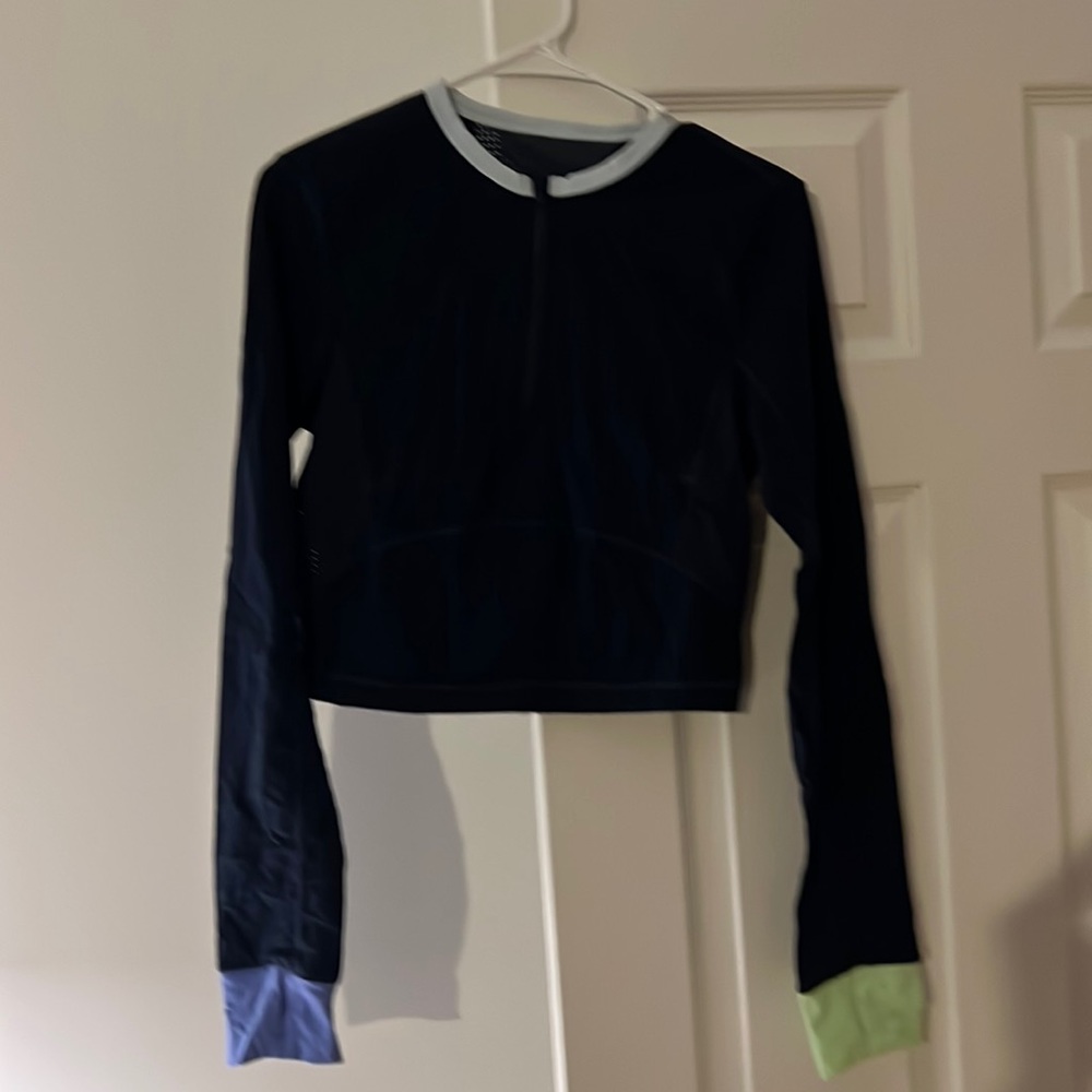 Sweaty Betty crop top for working out- or out and about.